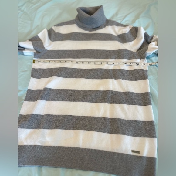 Tommy Hilfiger Women’s Large Grey & White Striped Turtleneck Long Sleeve Top. - Picture 3 of 11